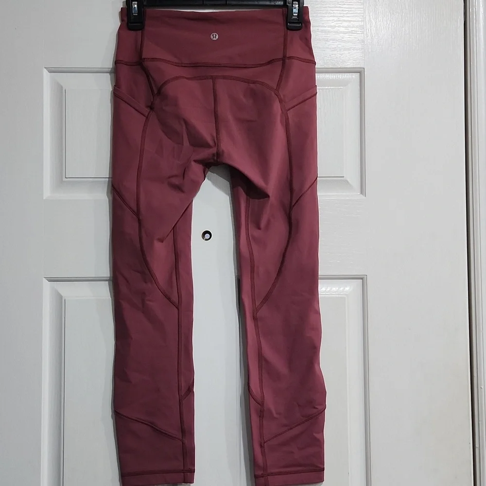 NWOT Lululemon All The Right Places Crop II *23